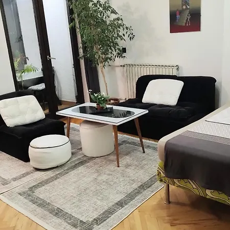 View - Center, Self Check In, Free Parking Apartment