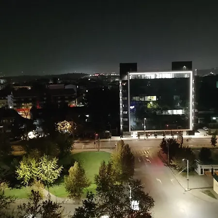 View - Center, Self Check In, Free Parking